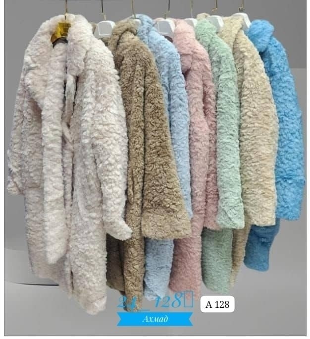 шуба из искусственного меха фисташкового цвета,пальто шуба,шуба фисташкового цвета,шуба из искусственного меха,искусственная шуба