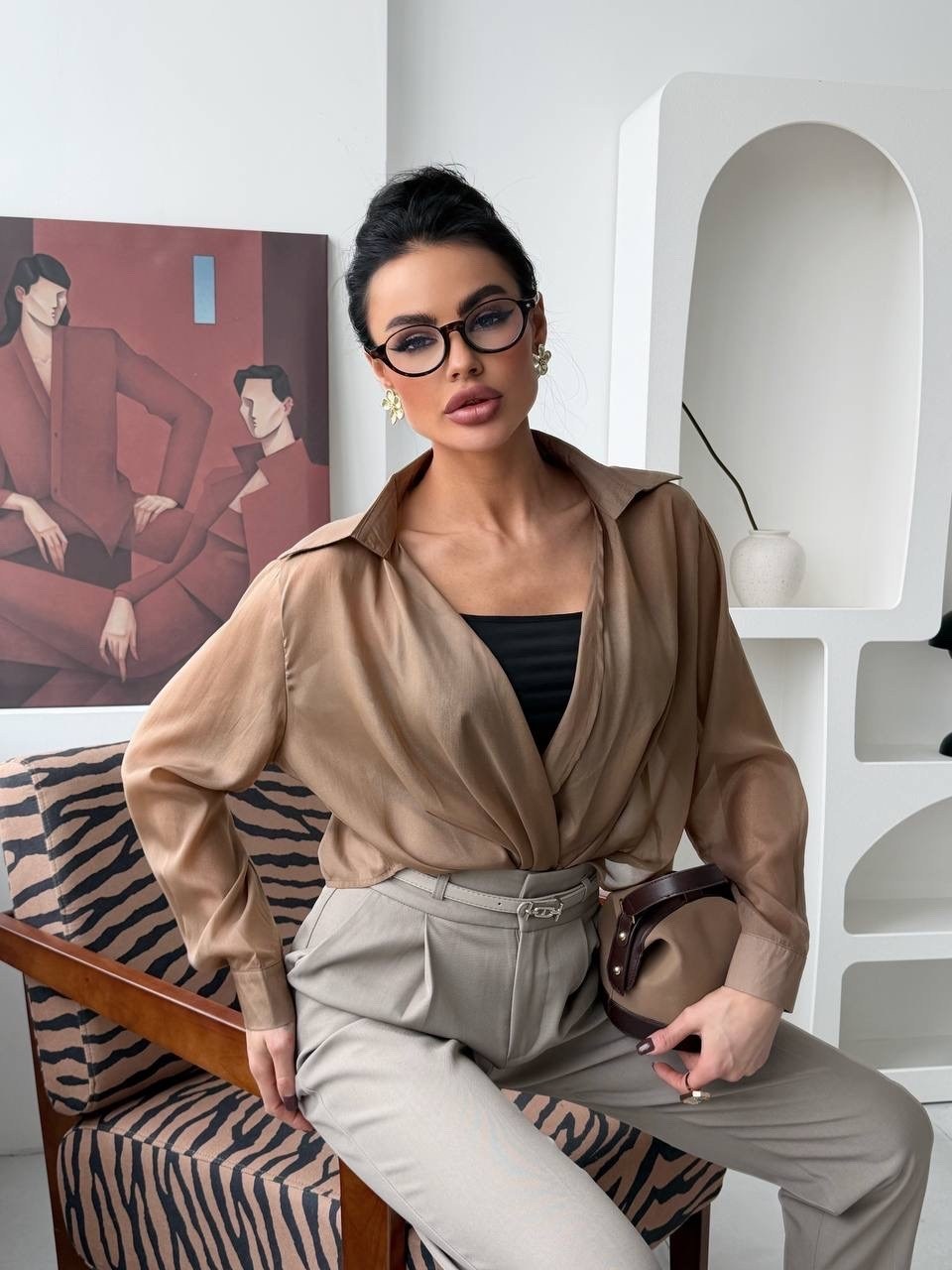 модные брюки,классические брюки,брюки с рубашкой,бежевые брюки