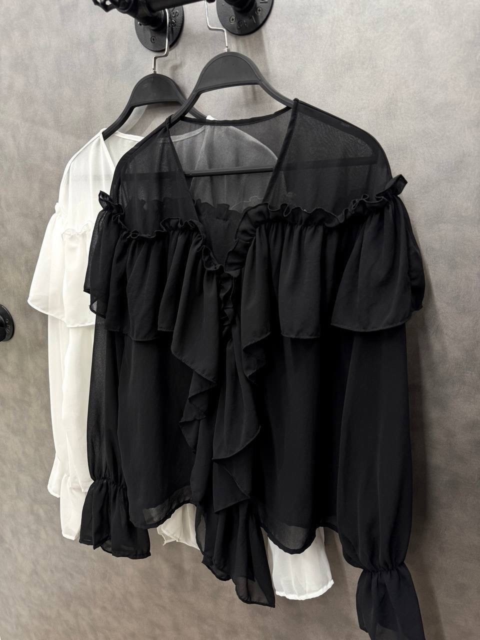 белая шифоновая блузка с рюши,шифоновая блузка с оборками,рубашка с рюшами,женская блуза,женская шифоновая рубашка с оборками