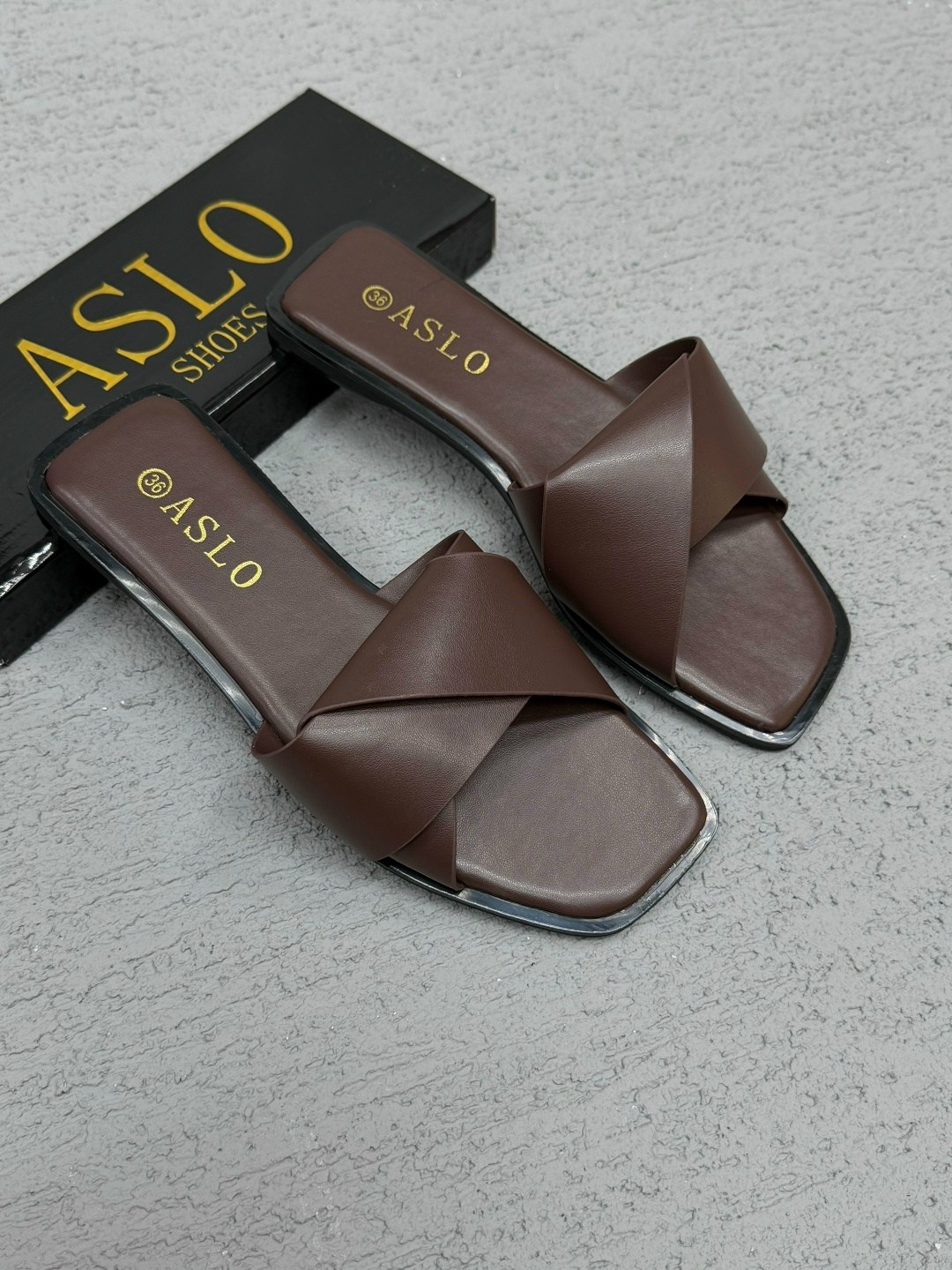 ,женские шлепанцы,модные шлепанцы,шлепанцы летние женские,шлепанцы на плоской подошве