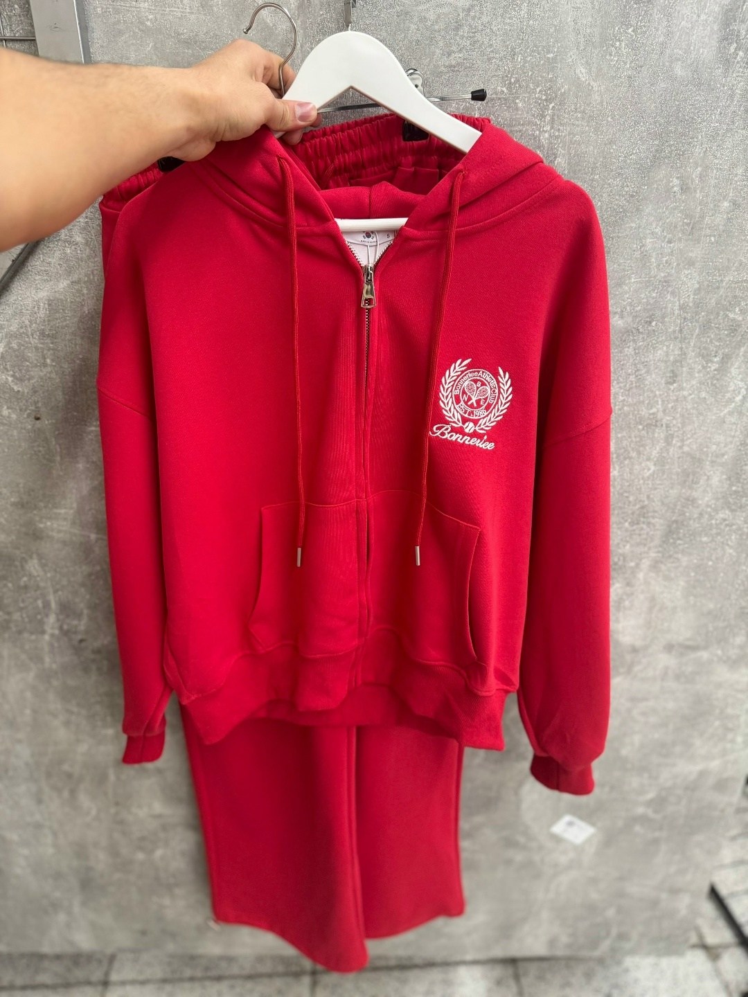 спортивные костюмы женские,женский красный костюм miu miu,спортивные костюмы на флисе,cпортивный костюм женский на флисе,женский костюм