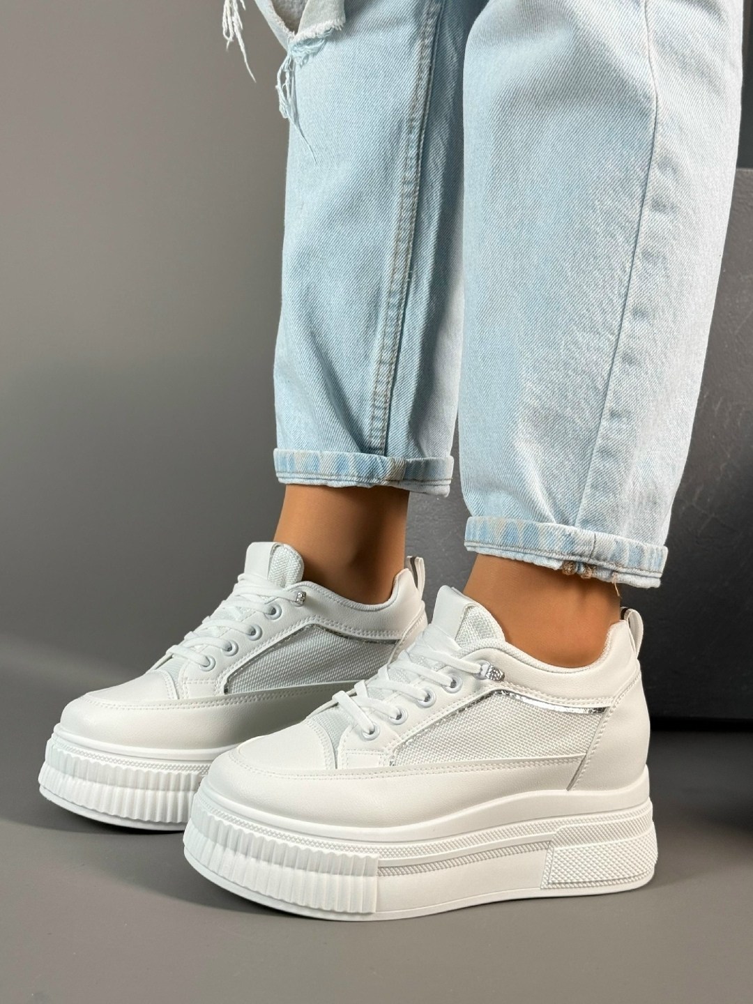 женские кроссовки,белые женские кроссовки,белые кроссовки женские на высокой подошве,кроссовки светлые женские белые с высокой подошвой,