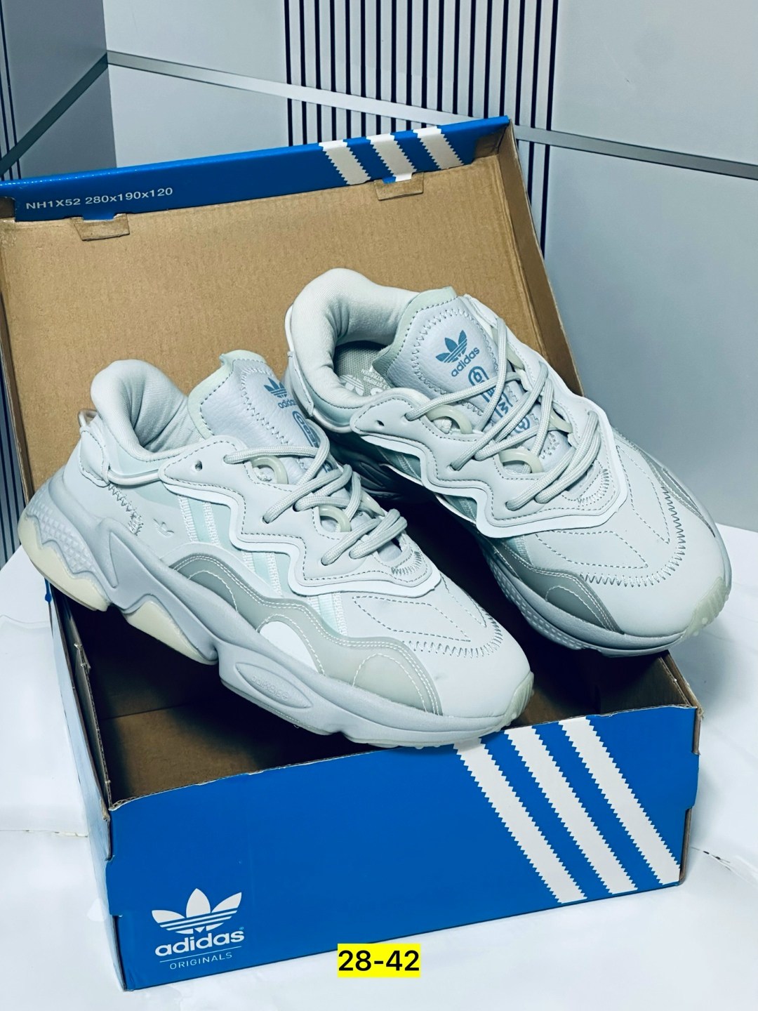 кроссовки adidas ozweego,женские кроссовки adidas ozweego,adidas originals ozweego,кроссовки ozweego originals adidas,женские кроссовки adidas originals ozweego