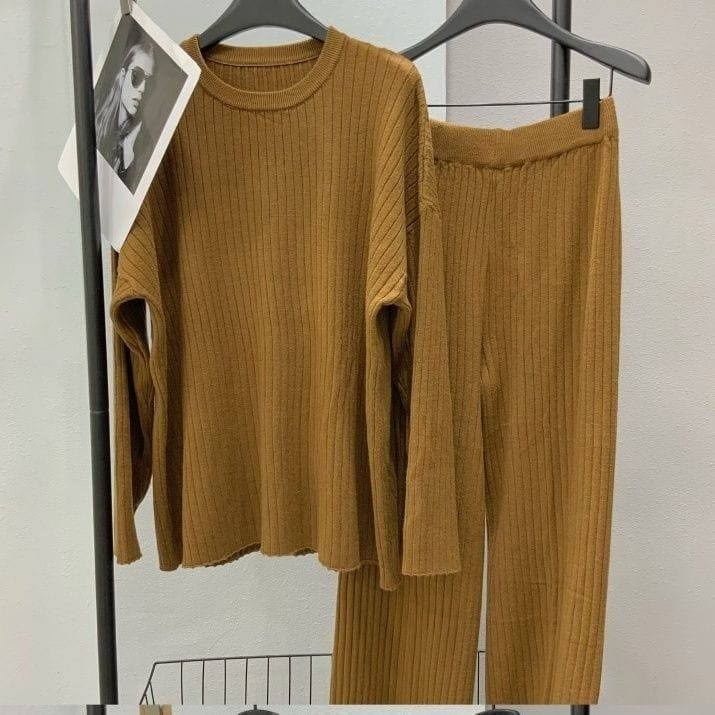 трикотажные костюмы,женский трикотажный костюм из двух предметов,трикотажные костюмы женские,вязаные костюмы женские,вязаные костюмы