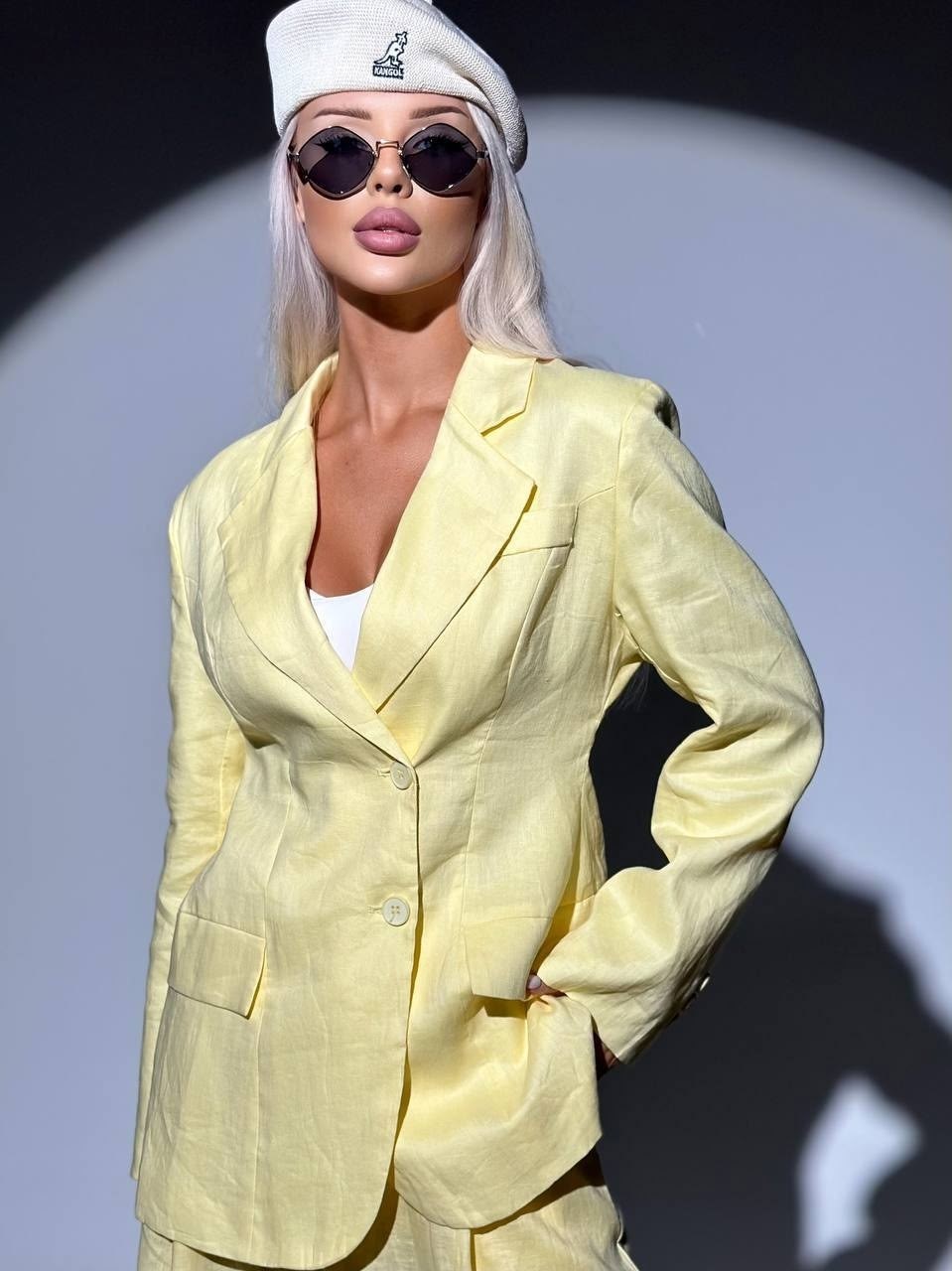 желтый брючный костюм,костюм с брюками,костюм женский брючный,желтый костюм,брючный костюм летний