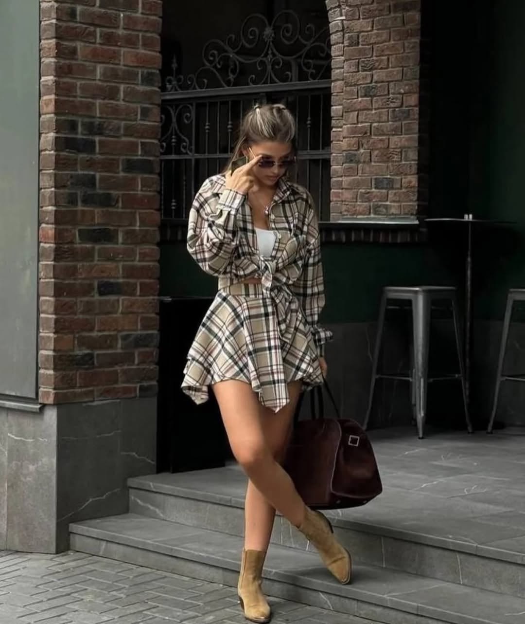 костюм с короткой юбкой и рубашкой в клетку,костюм в клетку,костюм с юбкой и рубашкой,рубашка с юбкой в клетку,костюм в клетку рубашка оверсайз и юбка