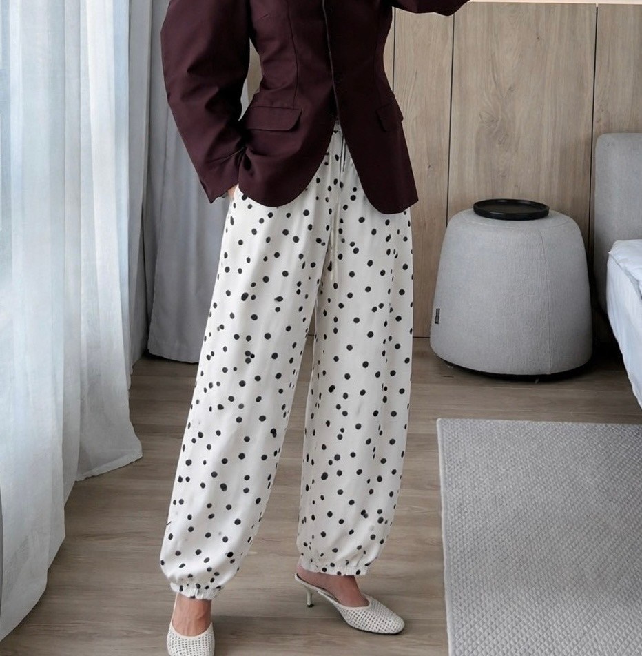 женский брючный костюм в горошек,брюки в горох,костюм в горошек,брюки женские в горошек,костюм брючный в горошек