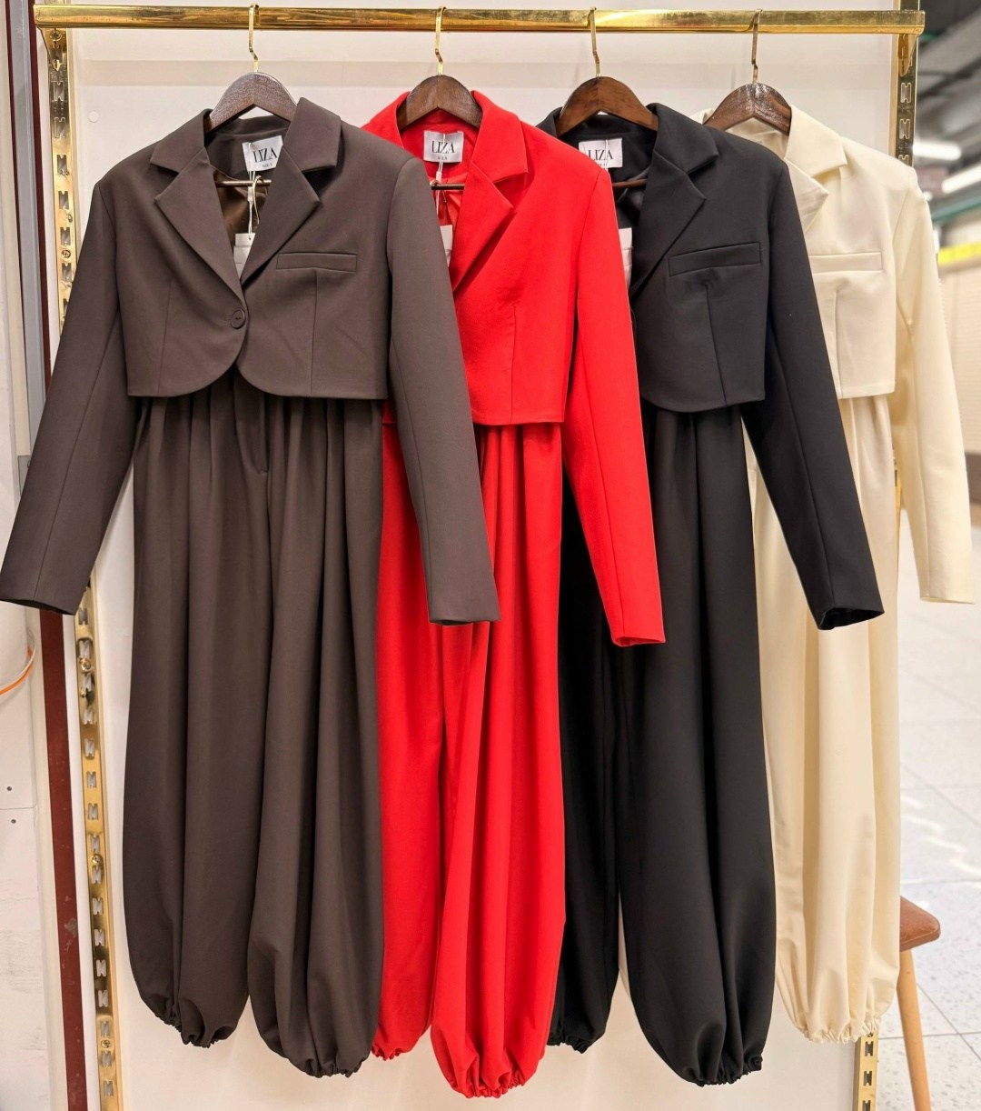 женские костюмы брючные,костюм с брюками палаццо,костюм брючный палаццо,женские костюмы,женский брючный костюм с укороченным пиджаком и брюками палаццо