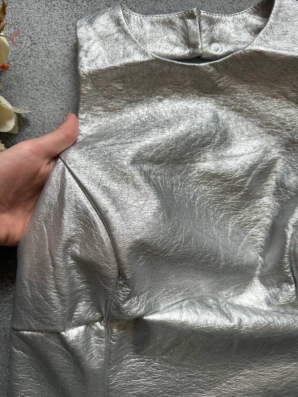 платье металлик,платье серебристое,платье серебряное мини открытая спина,серебряное платье oymimi,женское облегающее платье oymimi серебристого цвета