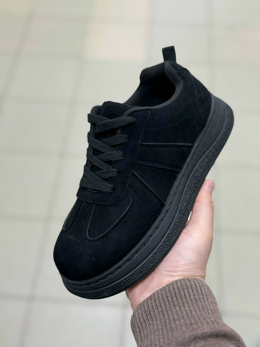 ,женские кроссовки,повседневные кроссовки,бежевые кроссовки,кроссовки зара замшевые