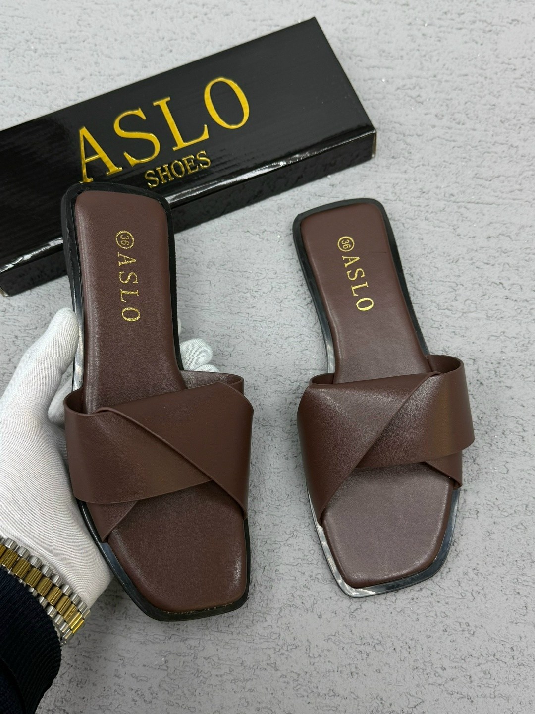 ,женские шлепанцы,модные шлепанцы,шлепанцы летние женские,шлепанцы на плоской подошве