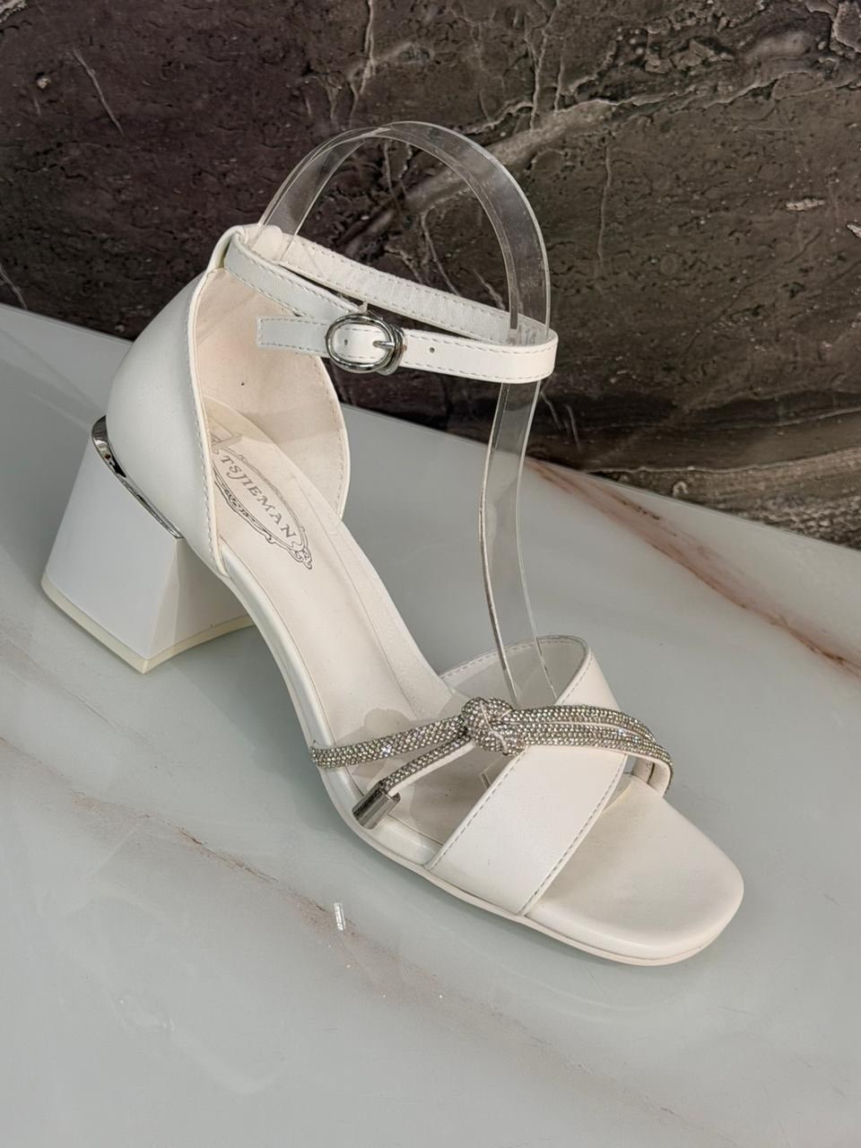 босоножки женские,босоножки на каблуках,стильные босоножки,элегантные босоножки,босоножки кожа