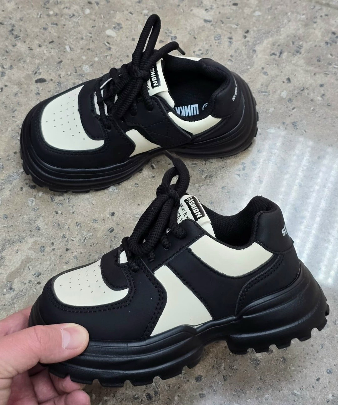 кроссовки женскиe,,кроссовки модные,классические кроссовки женские,массивные кроссовки