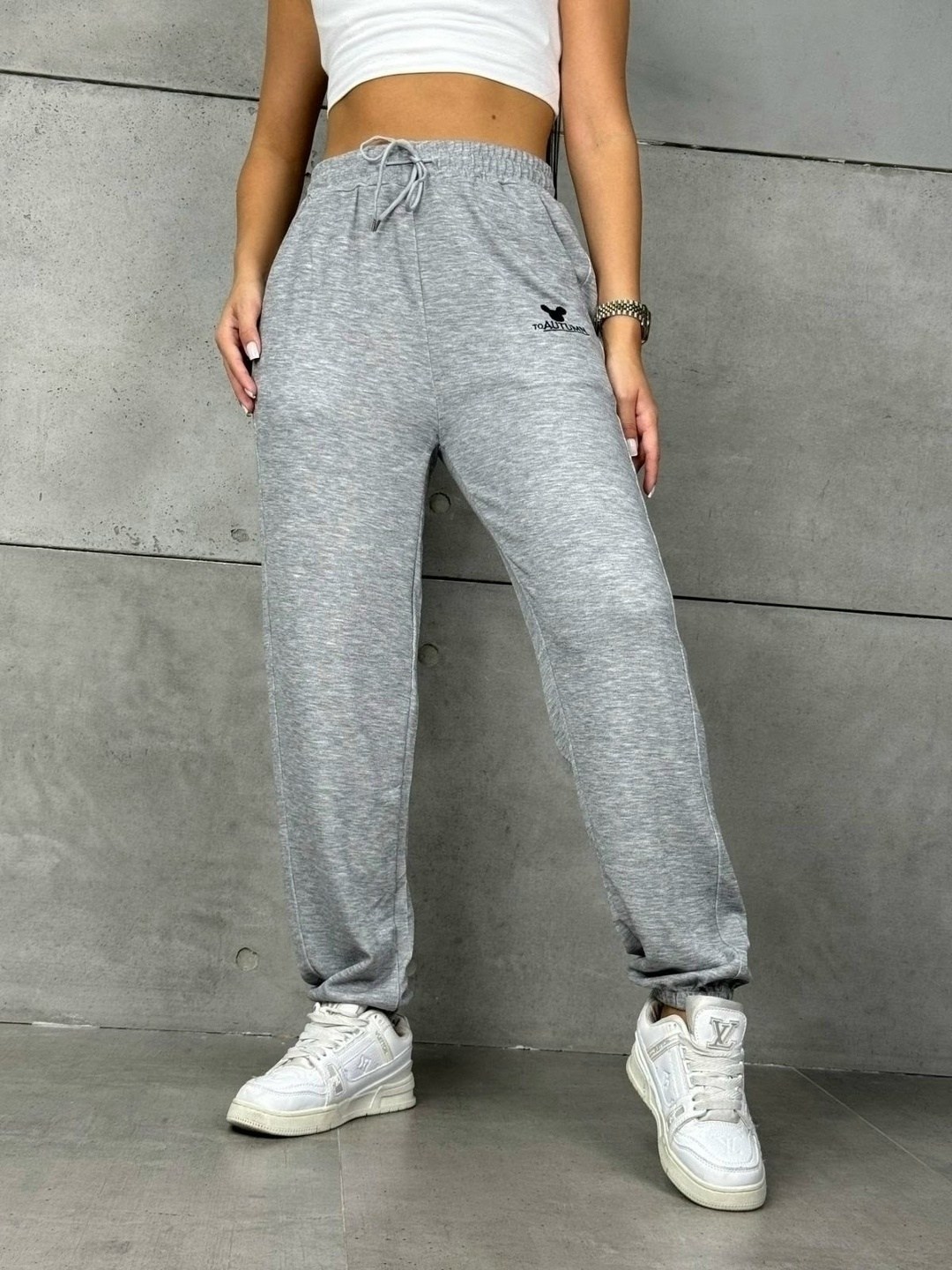штаны спортивные женские,серые спортивные штаны,спортивные брюки,спортивные штаны,женские спортивные брюки