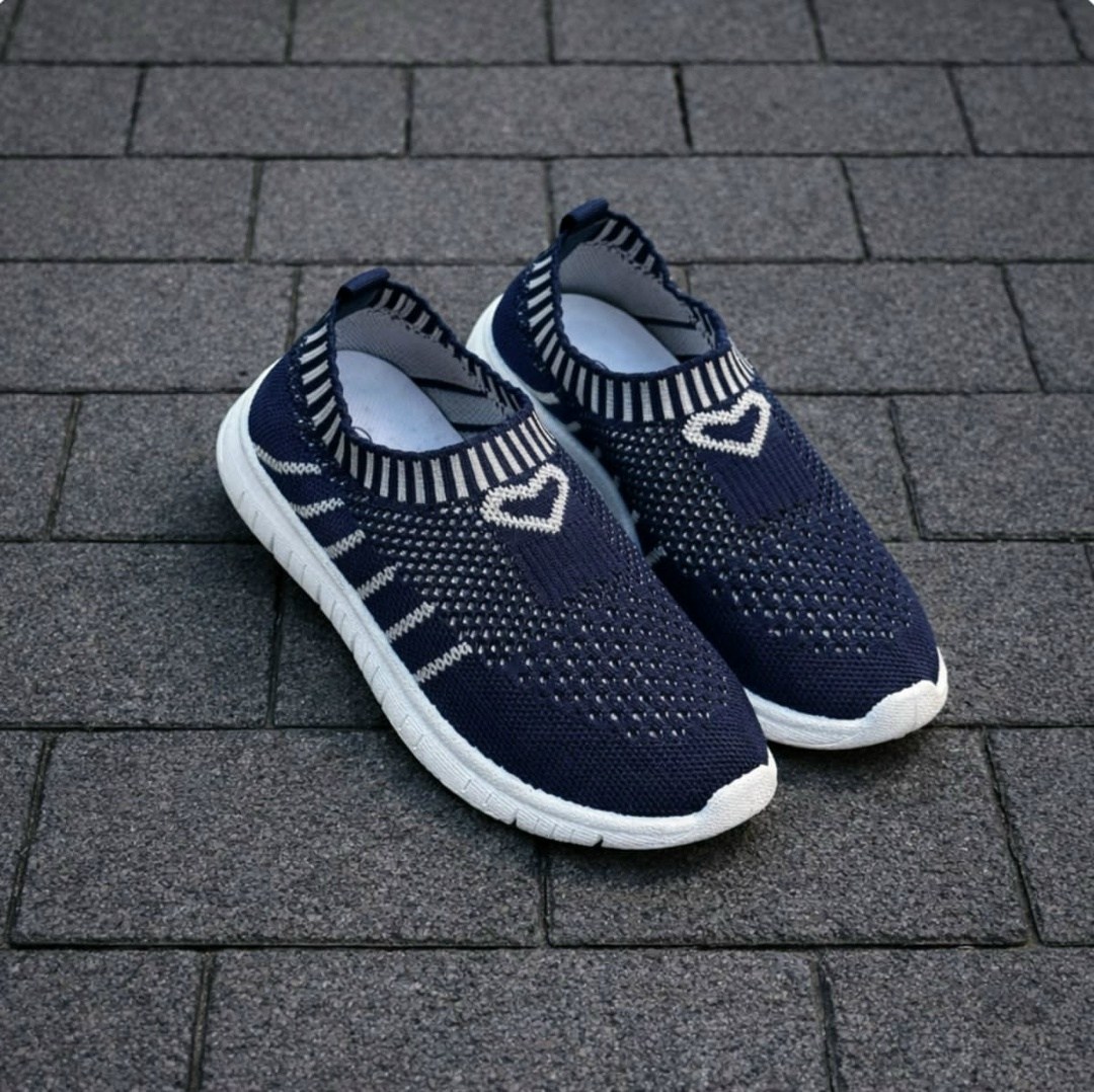 ,детские кроссовки,кроссовки мальчику,кроссовки,детская