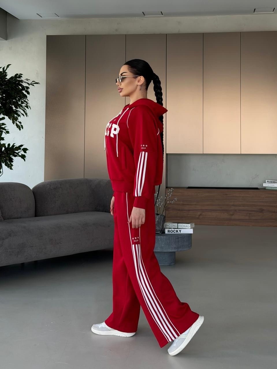 спортивный костюм женский,спортивный костюм,красные спортивные костюмы,повседневный костюм,женские костюмы