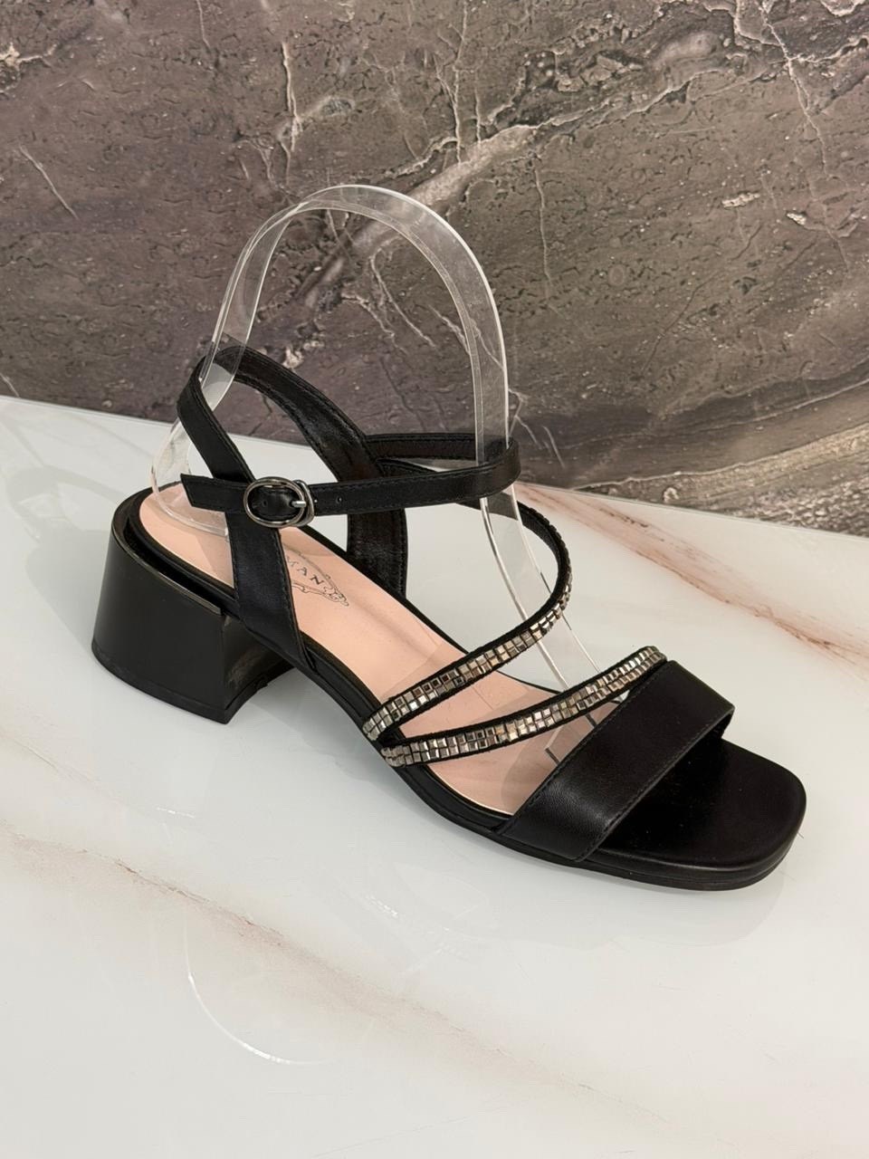 босоножки женские,босоножки на каблуках,стильные босоножки,элегантные босоножки,босоножки кожа