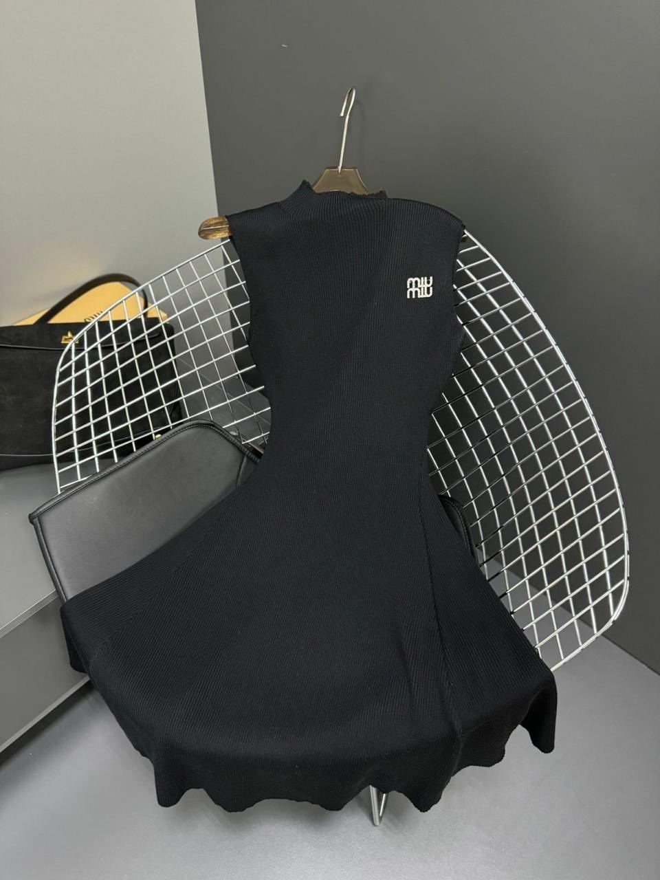 модное платье,платье,стильное платье,платье приталенное,костюм с юбкой