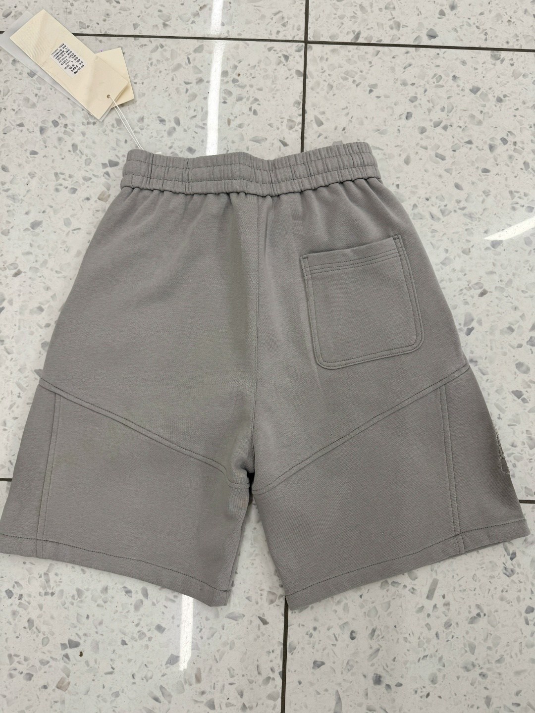 футболки мужские,оранжевая футболка,мужские шорты,мужская мода,оранжевые шорты