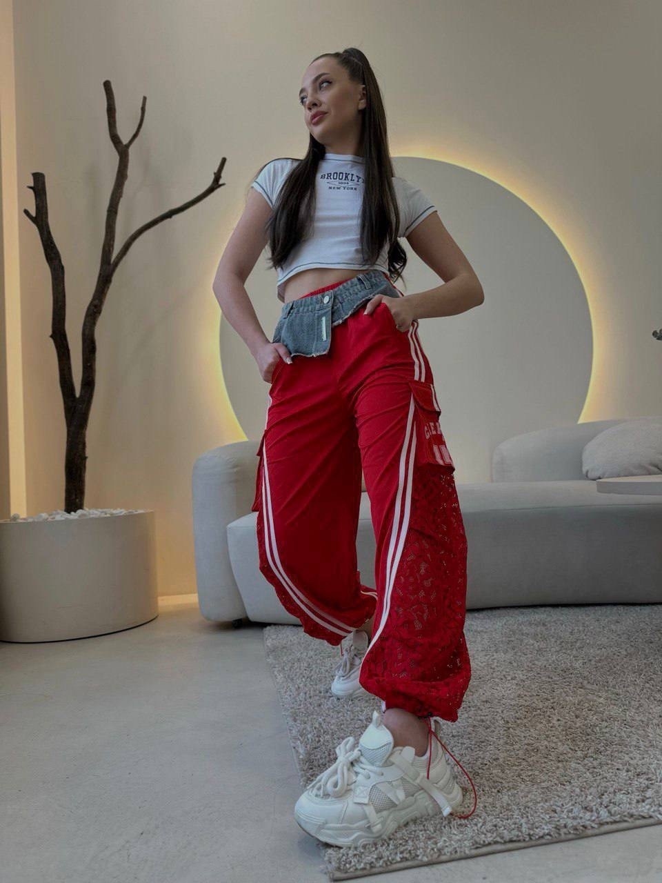 спортивные брюки,спортивные штаны,модные образы,спортивные женские штаны,модные спортивные женские брюки 2026