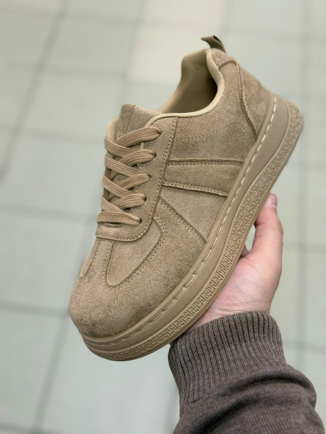 ,женские кроссовки,повседневные кроссовки,бежевые кроссовки,кроссовки зара замшевые