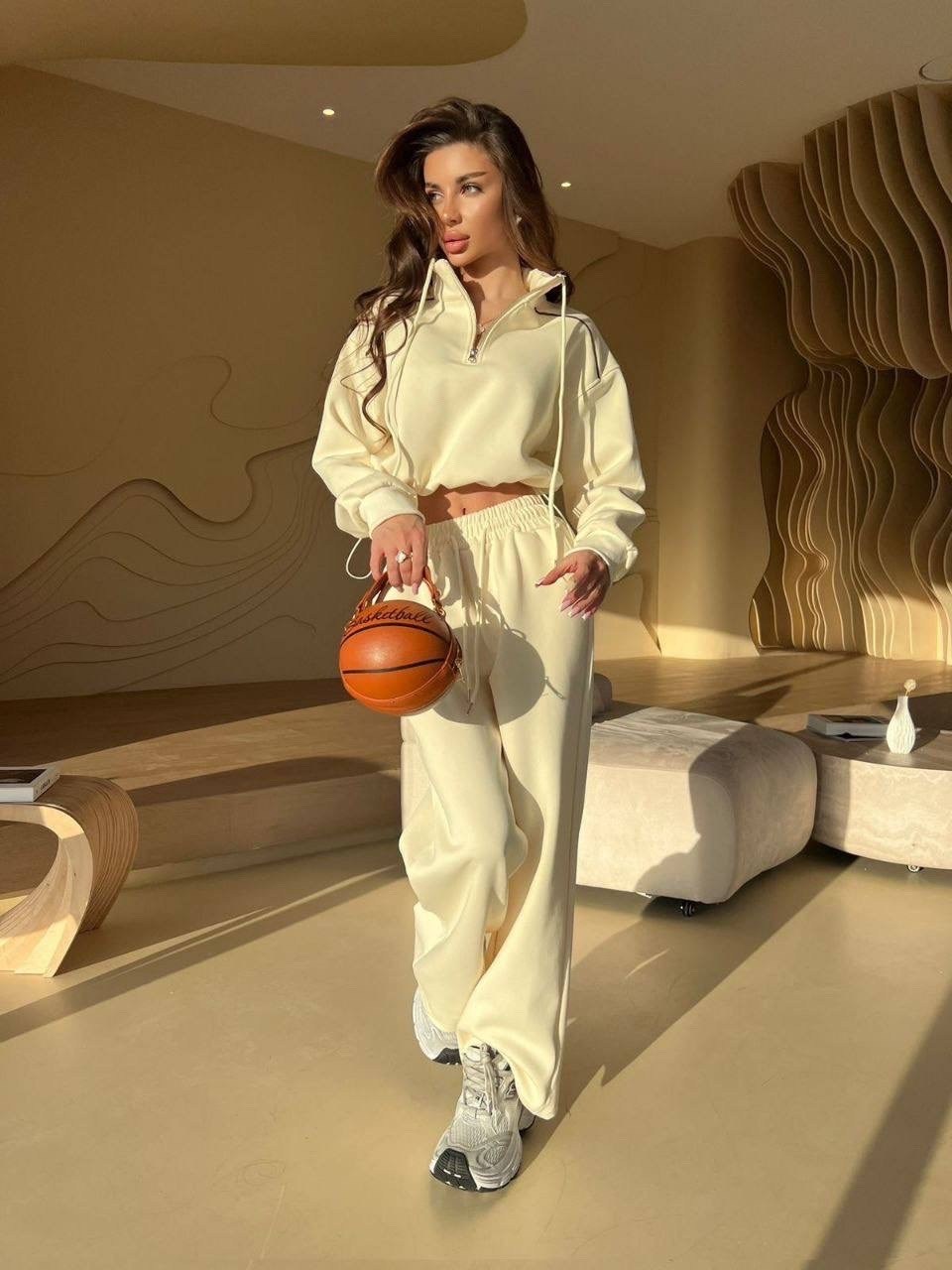 костюм спортивный женский,костюм спортивный,женские костюмы,костюм с короткой кофтой,спортивный костюм для женщин