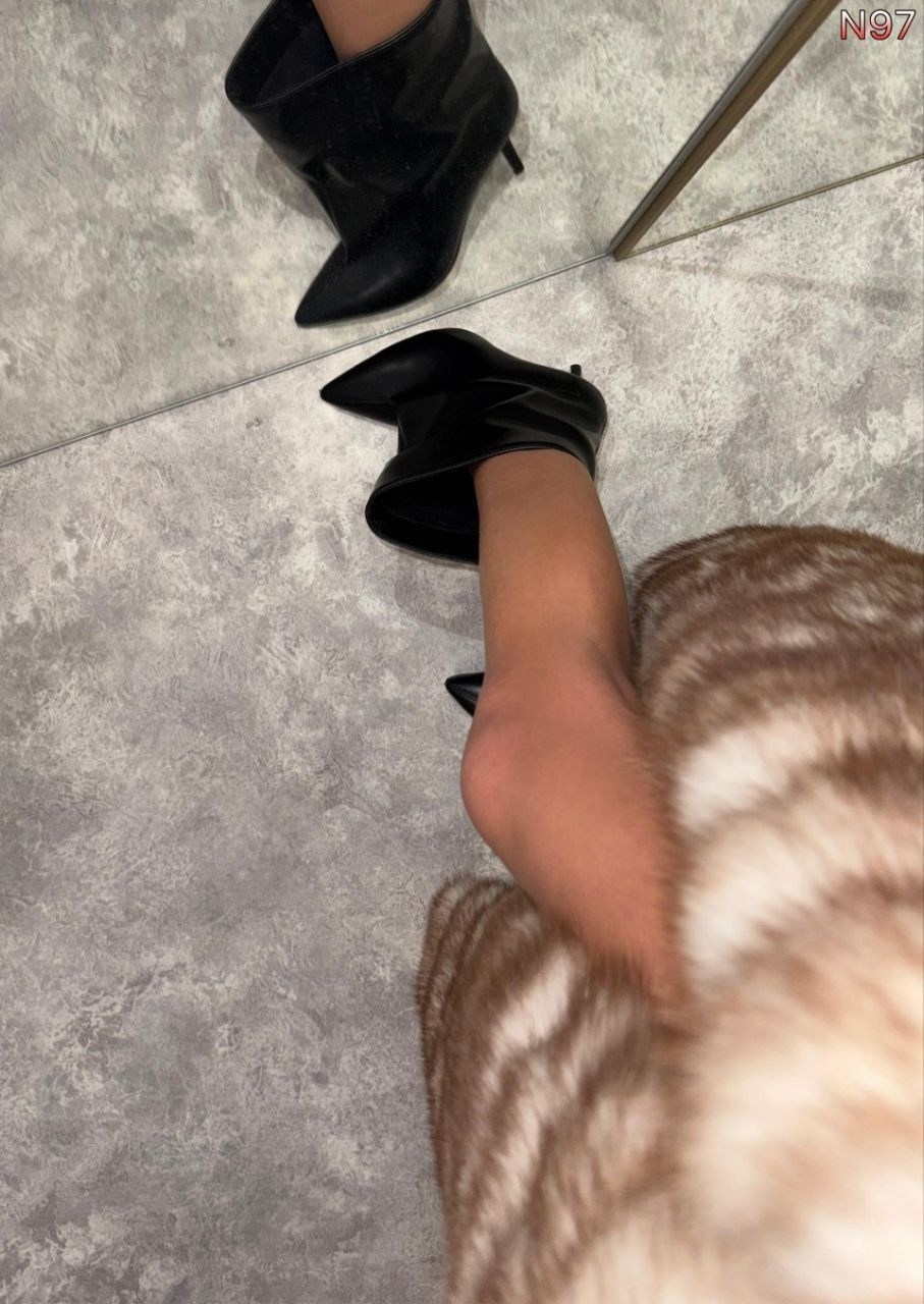 ботильоны демисезонные на шпильке pavlo montti,ботильоны на каблуке с острым носом демисезон полусапожки adilini 284510239,ботильоны на каблуке с острым носом демисезон полусапожки,ботильоны на шпильк