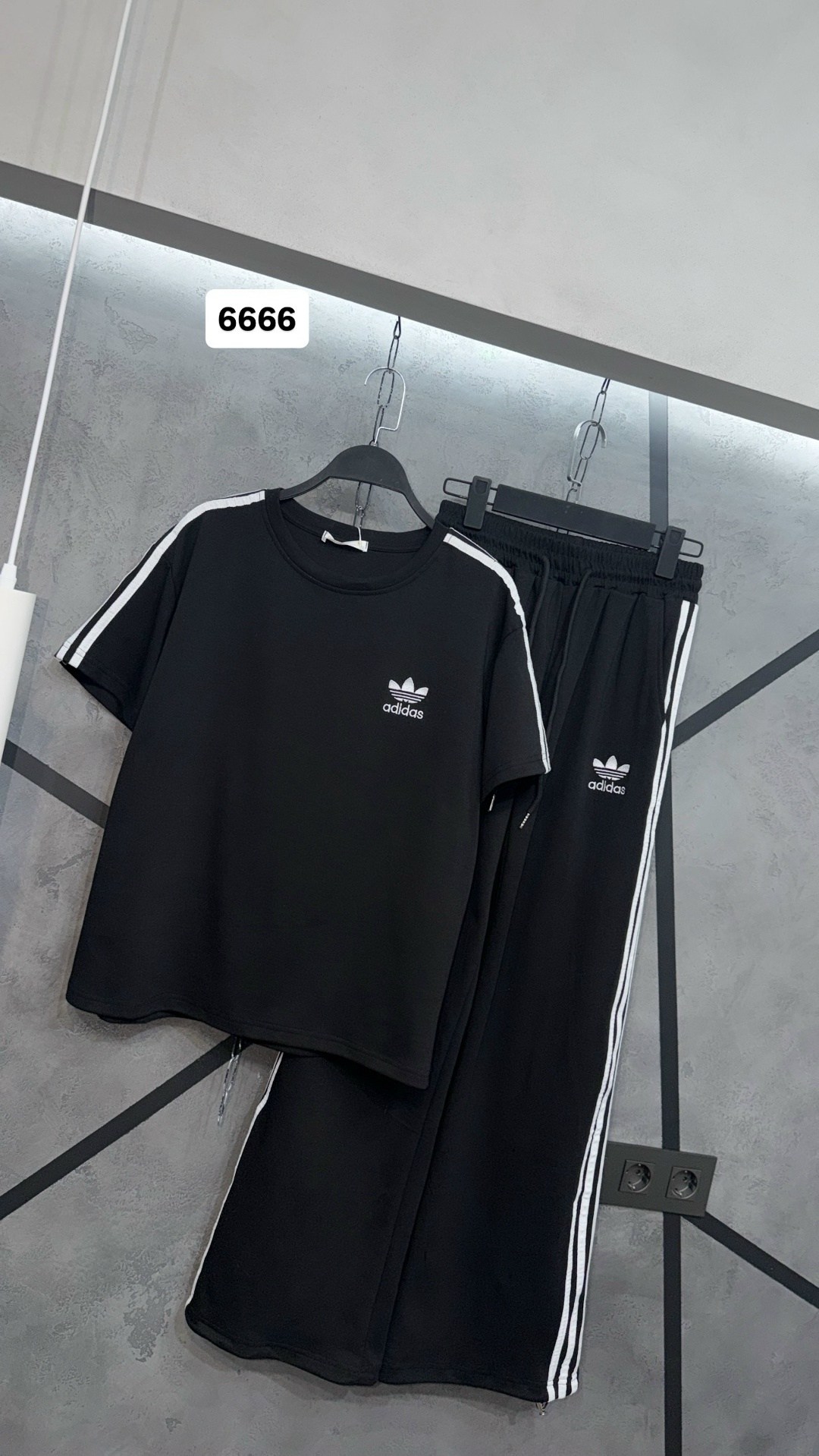 спортивный костюм adidas,комплект одежды adidas sportswear,костюм спортивный женский adidas,спортивный костюм,костюм женский спортивный