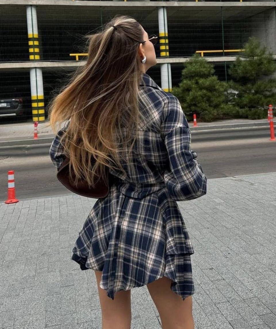 костюм с короткой юбкой и рубашкой в клетку,костюм в клетку,костюм с юбкой и рубашкой,рубашка с юбкой в клетку,костюм в клетку рубашка оверсайз и юбка