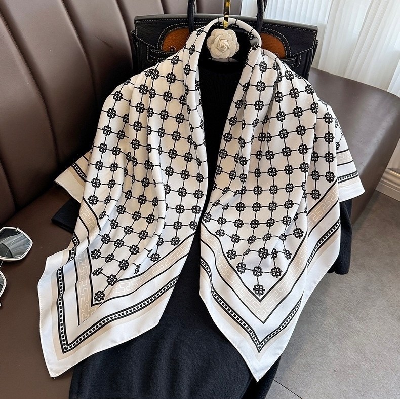 шелковый шарф,женский шелковый шарф,шелковые платки,шарф женские,шёлковый шарф с принтом