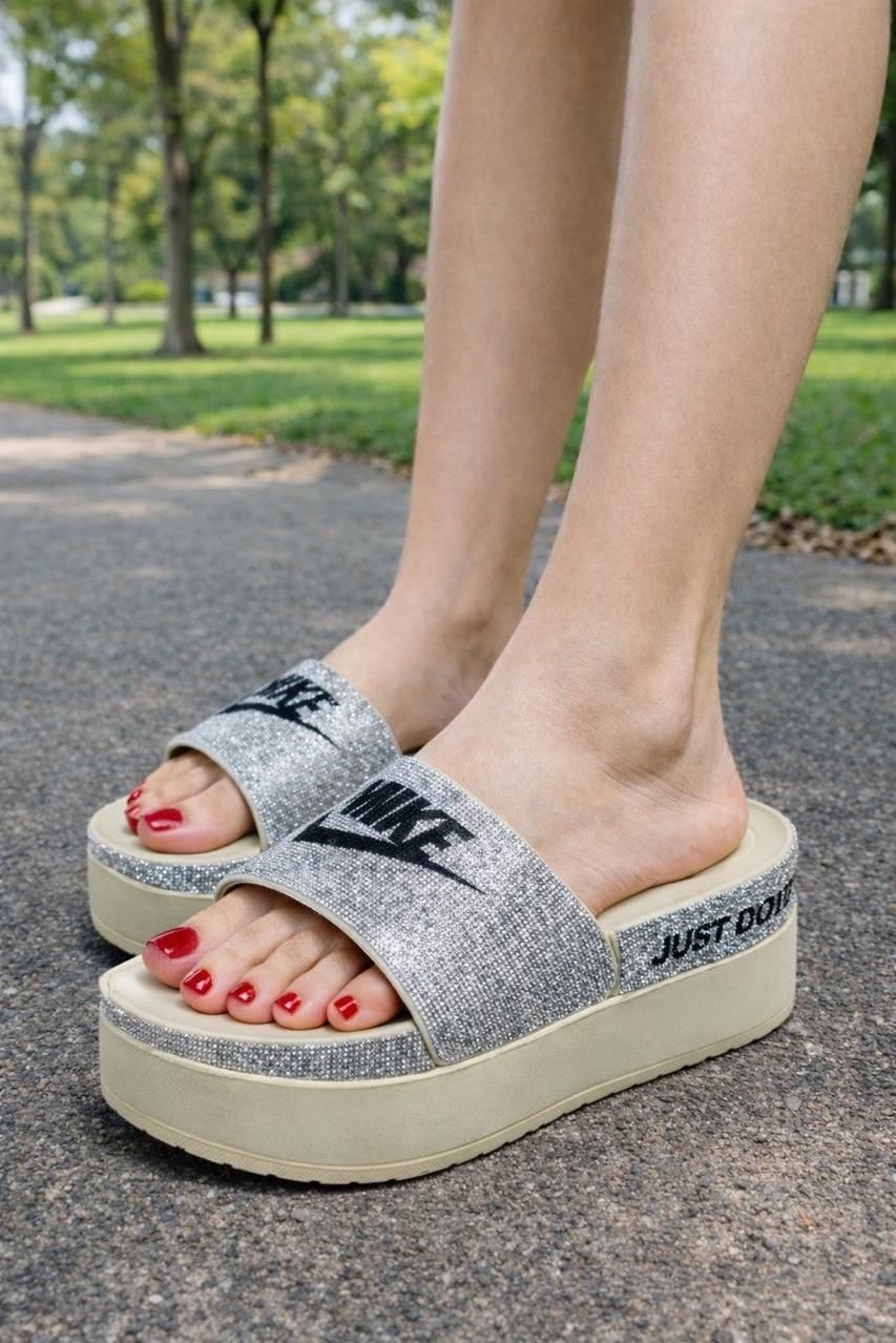 шлепки женские,шлепки найк,шлепанцы женские,модные шлепанцы,nike slides