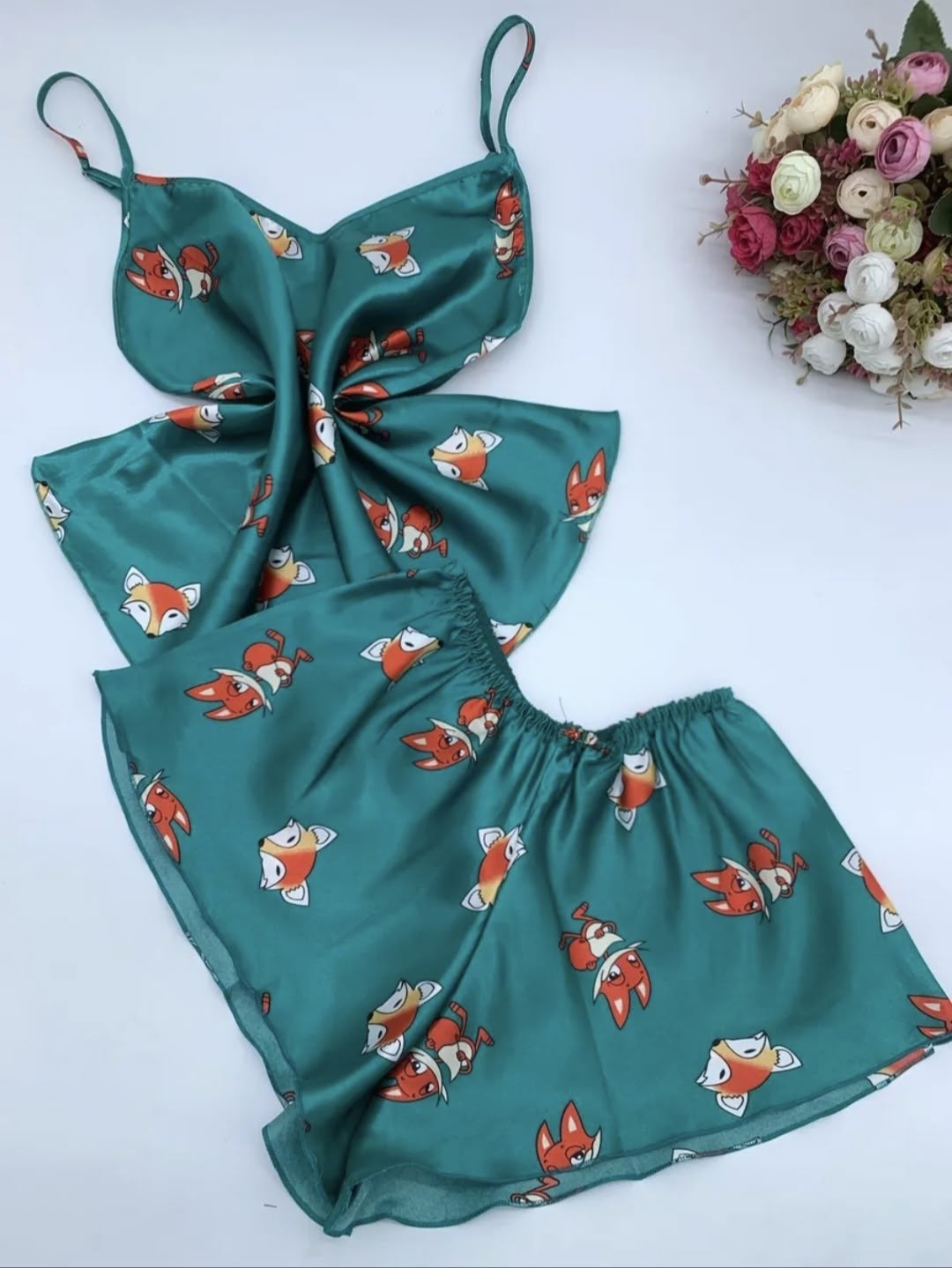 шелковая пижама,женская шелковая пижама,пижама женская,пижама женская топ,пижама женская топ и шорты