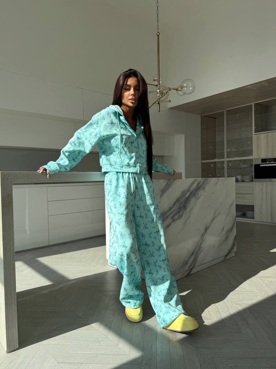 костюм женский спортивный,стильные костюмы,костюм с брюками модный,костюм модный,костюм женский