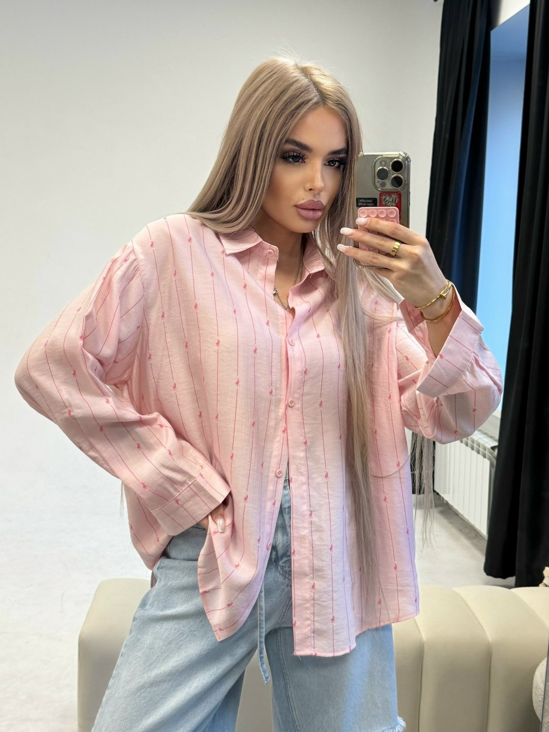 хлопковая рубашка в полоску оверсайз cosmo brand,стильная рубашка оверсайз,рубашка оверсайз в полоску со стразами shilliano цвет розовый,рубашка женская,женская рубашка оверсайз в полоску