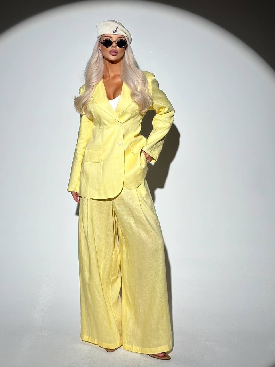 желтый брючный костюм,костюм с брюками,костюм женский брючный,желтый костюм,брючный костюм летний