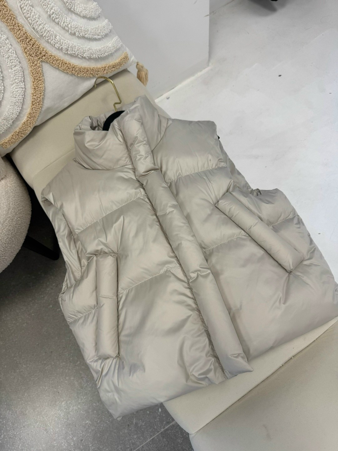 пуховой жилет,теплый жилет,жилетка женская,женские жилеты,жилет