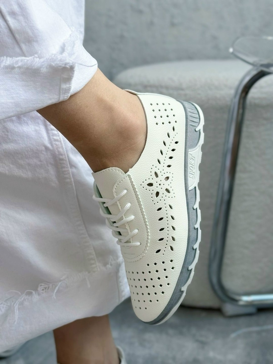 ,женские кроссовки,мокасины с перфорацией,женские кеды,кеды женски