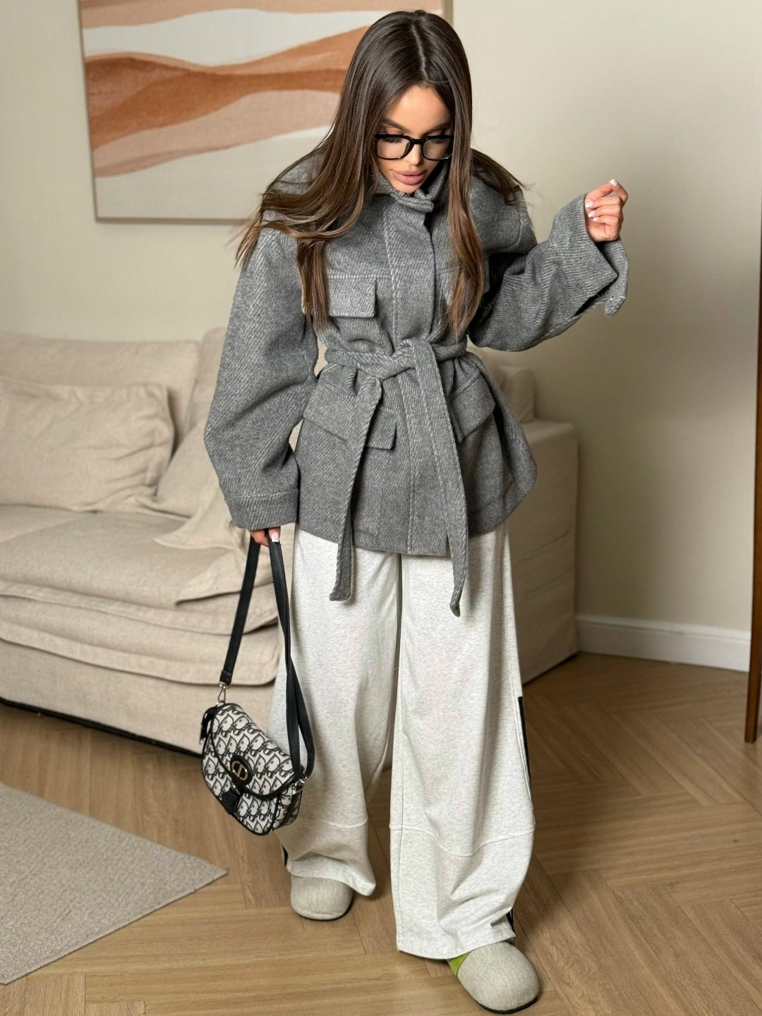 стильное пальто,женская куртка,полупальто,пальто с поясом,женская кофта