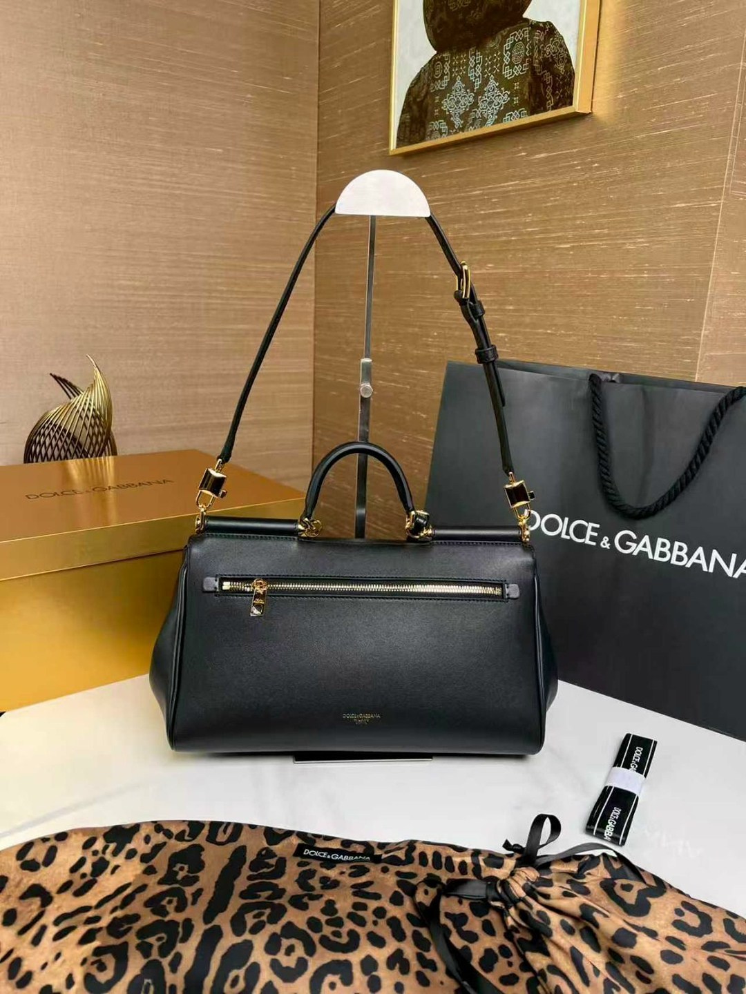 dolce&gabbana бежевая кожаная сумка с короткими ручками,сумка dolce & gabbana,большая сумка-тоут sicily dolce & gabbana серый,сумка dolce & gabbana sicily,сумка dolce & gabbana sicily серый