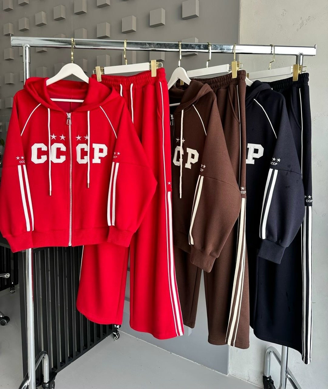 спортивный костюм женский,спортивный костюм,красные спортивные костюмы,повседневный костюм,женские костюмы