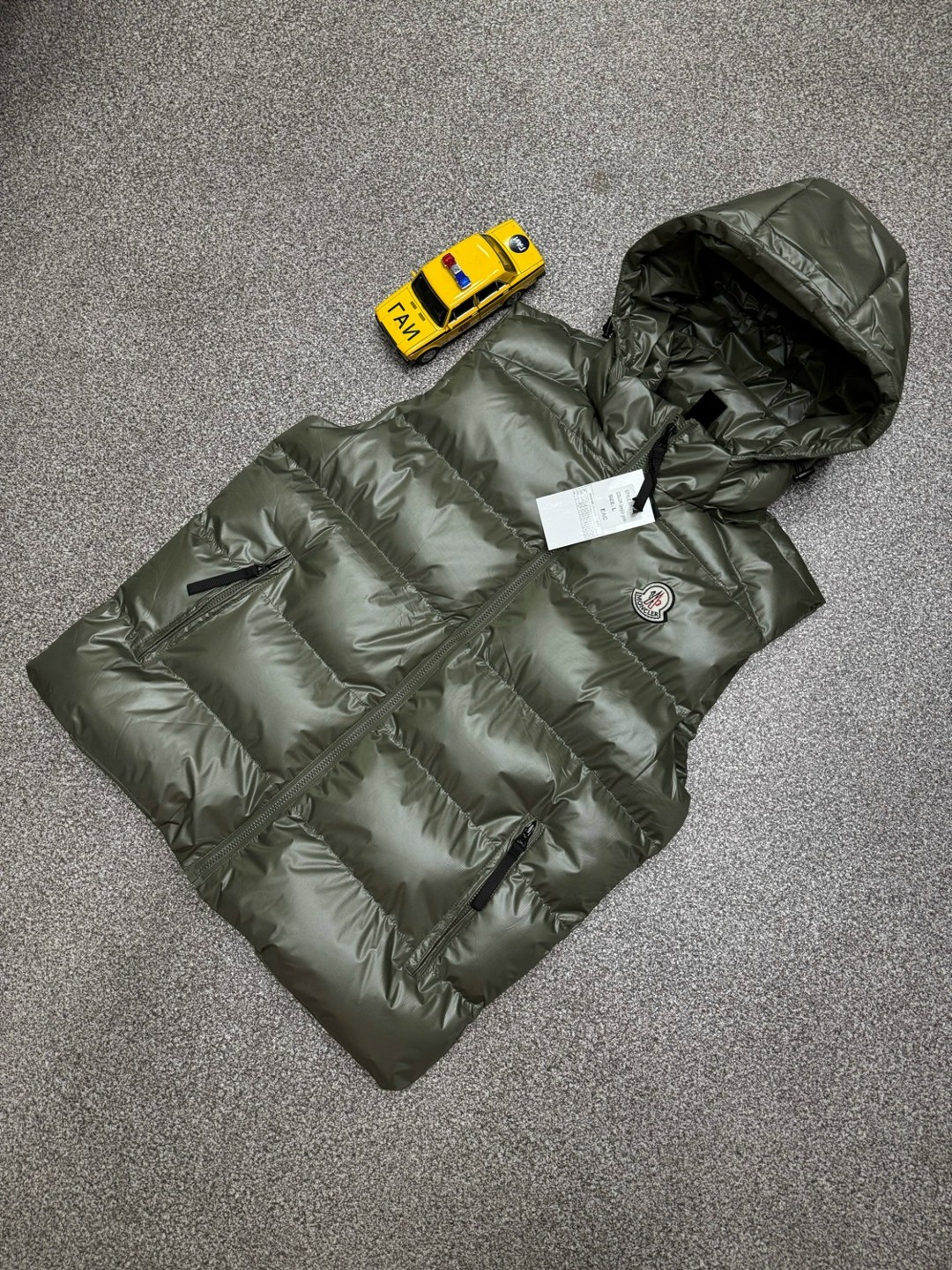 жилетка moncler,жилет moncler,жилетка монклер оригинал,жилетка монклер,жилет монклер