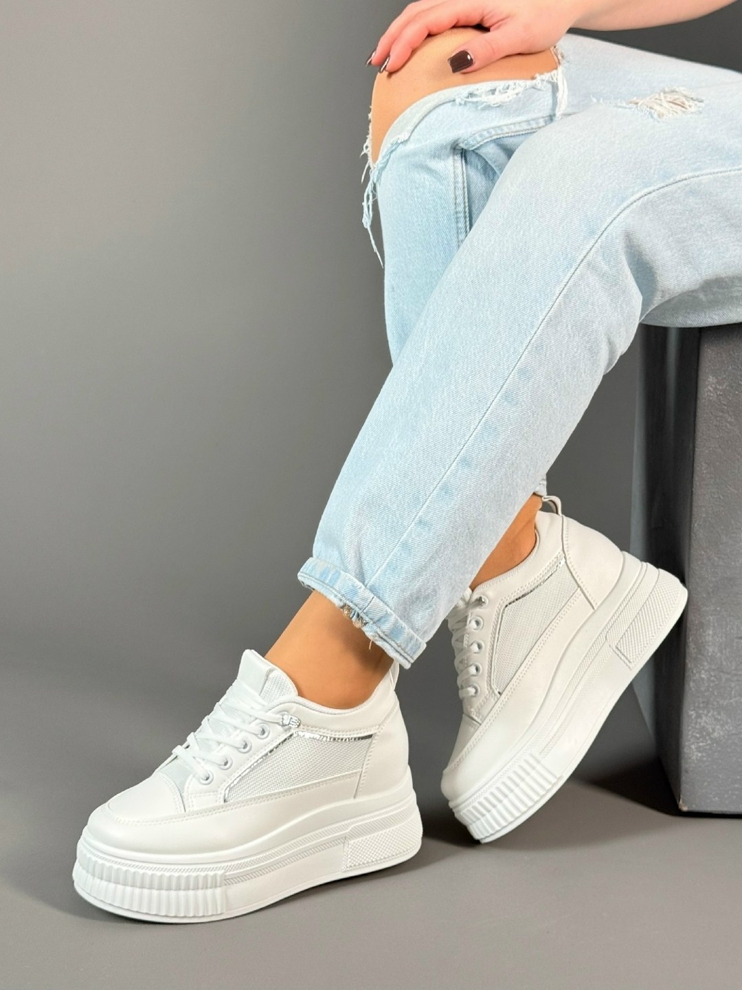 женские кроссовки,белые женские кроссовки,белые кроссовки женские на высокой подошве,кроссовки светлые женские белые с высокой подошвой,