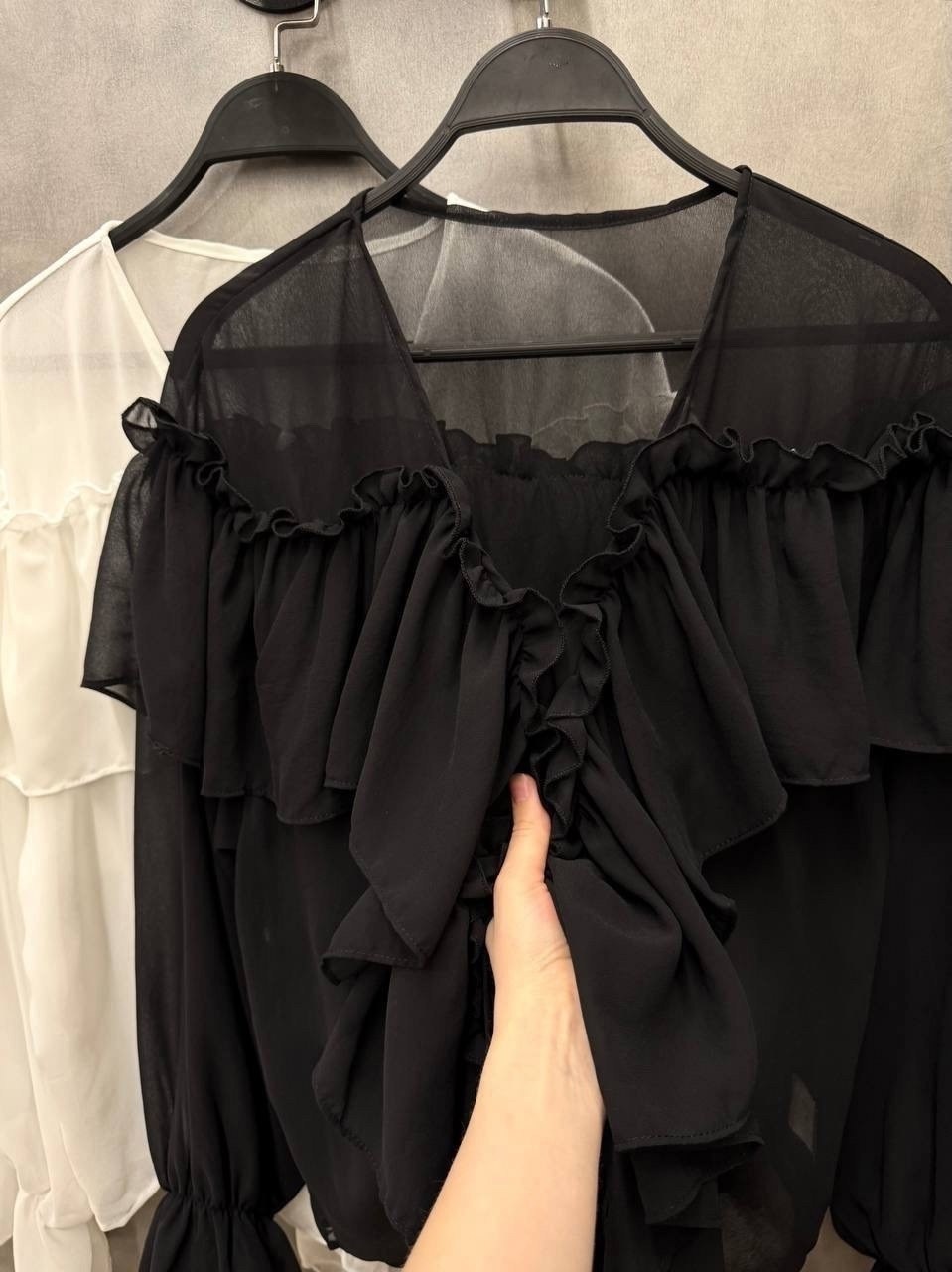 белая шифоновая блузка с рюши,шифоновая блузка с оборками,рубашка с рюшами,женская блуза,женская шифоновая рубашка с оборками