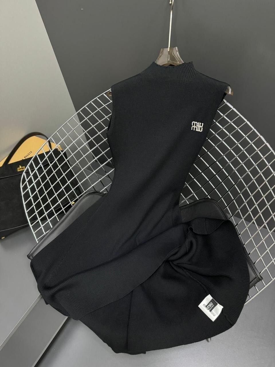 модное платье,платье,стильное платье,платье приталенное,костюм с юбкой