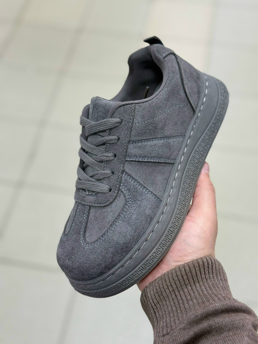 ,женские кроссовки,повседневные кроссовки,бежевые кроссовки,кроссовки зара замшевые