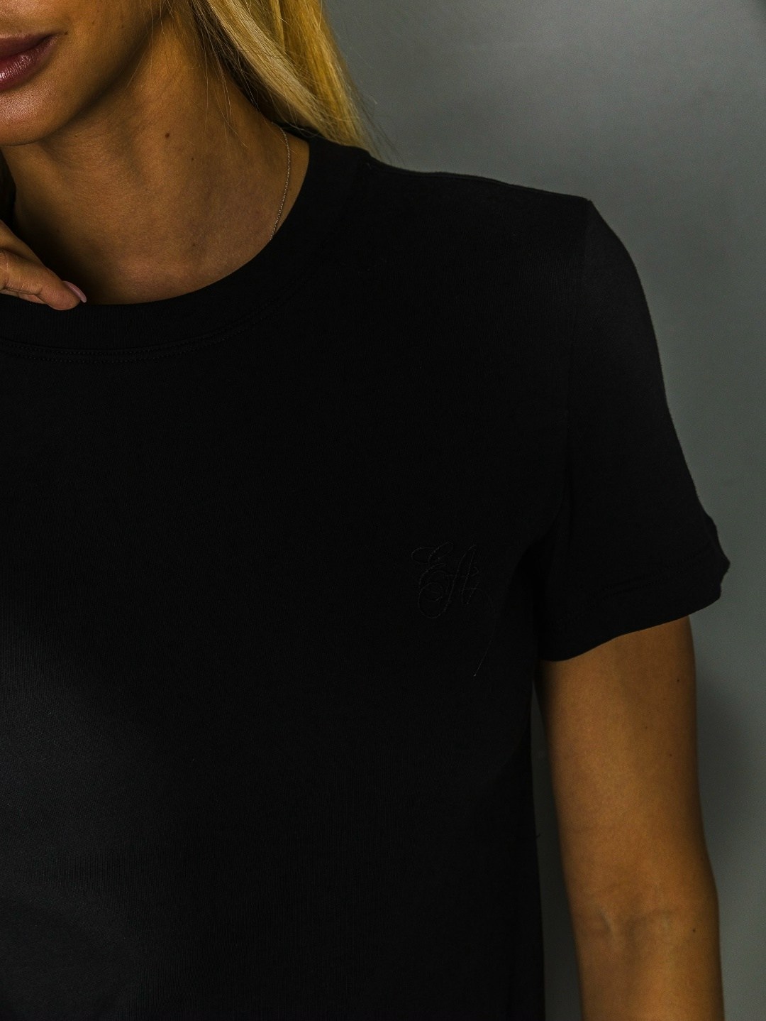 футболки женская,черная футболка женская,базовая футболка женская,футболки для женщин,футболка женская классическая