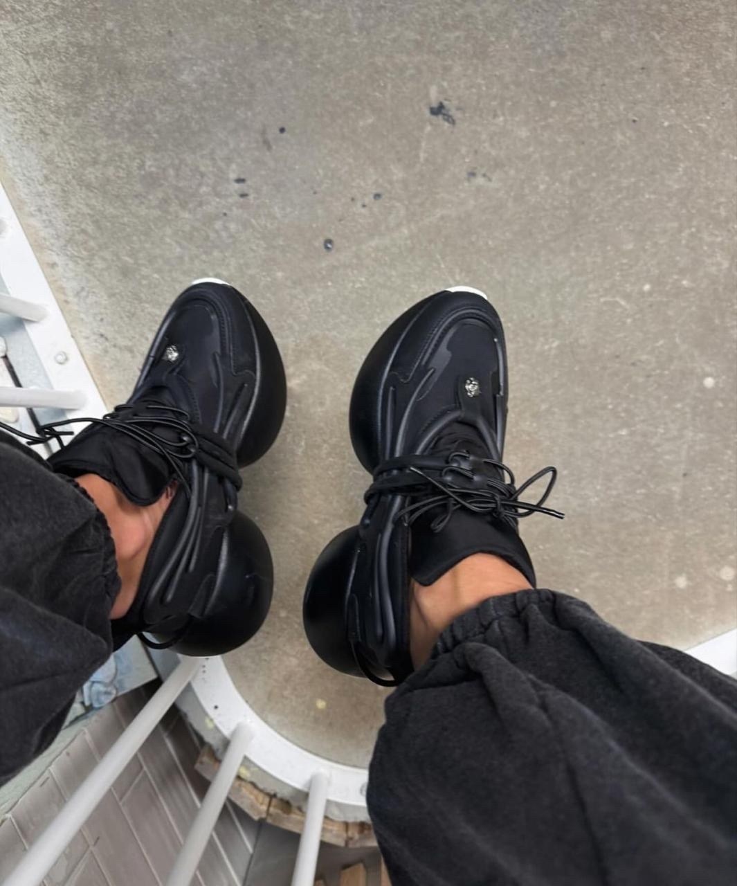 ,женские кроссовки,кроссовки женские черные, кроссовки,черные кроссовки