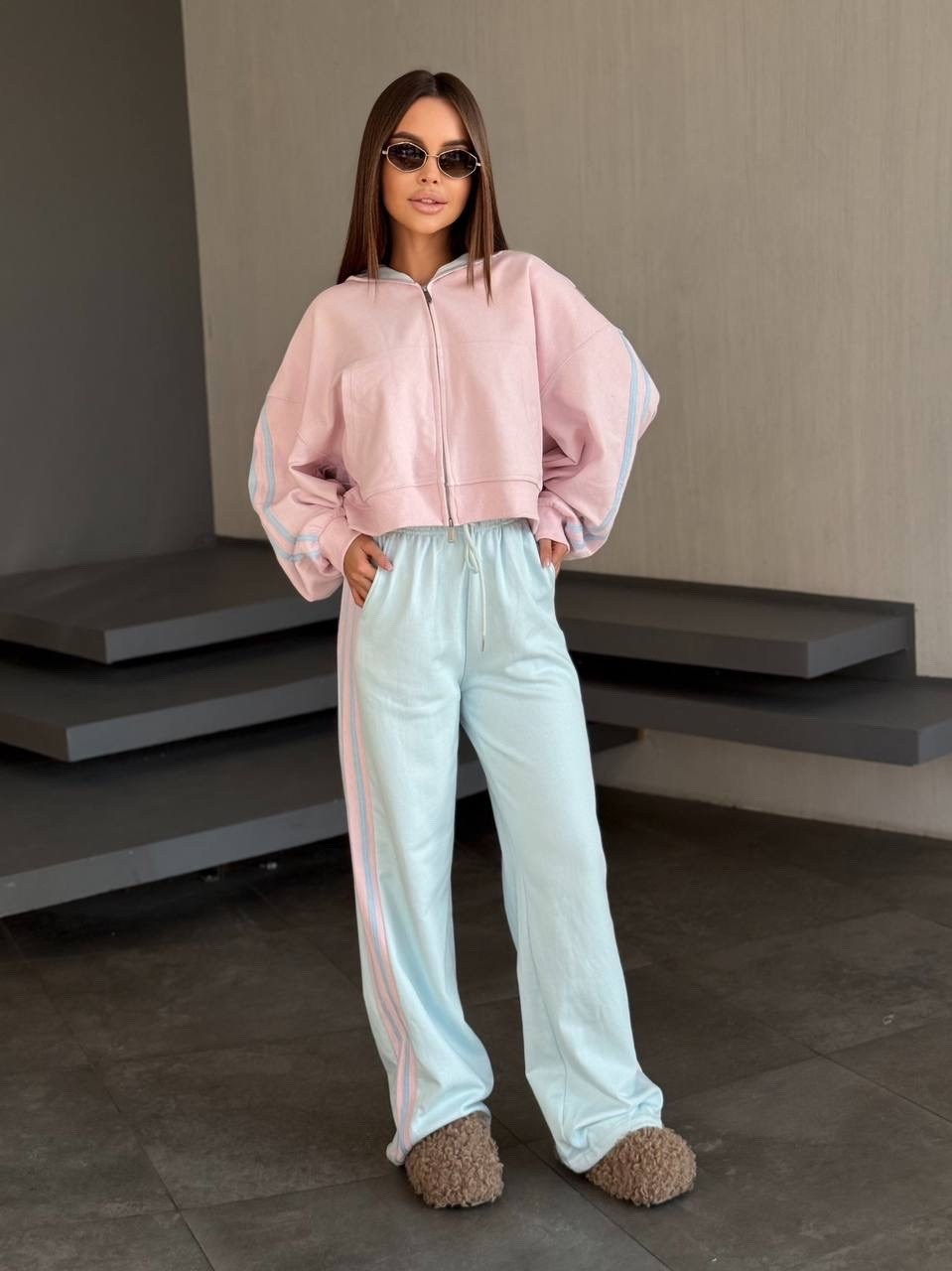 розовые костюмы,женские костюмы,женский спортивный костюм,спортивный костюм,костюм велюровый