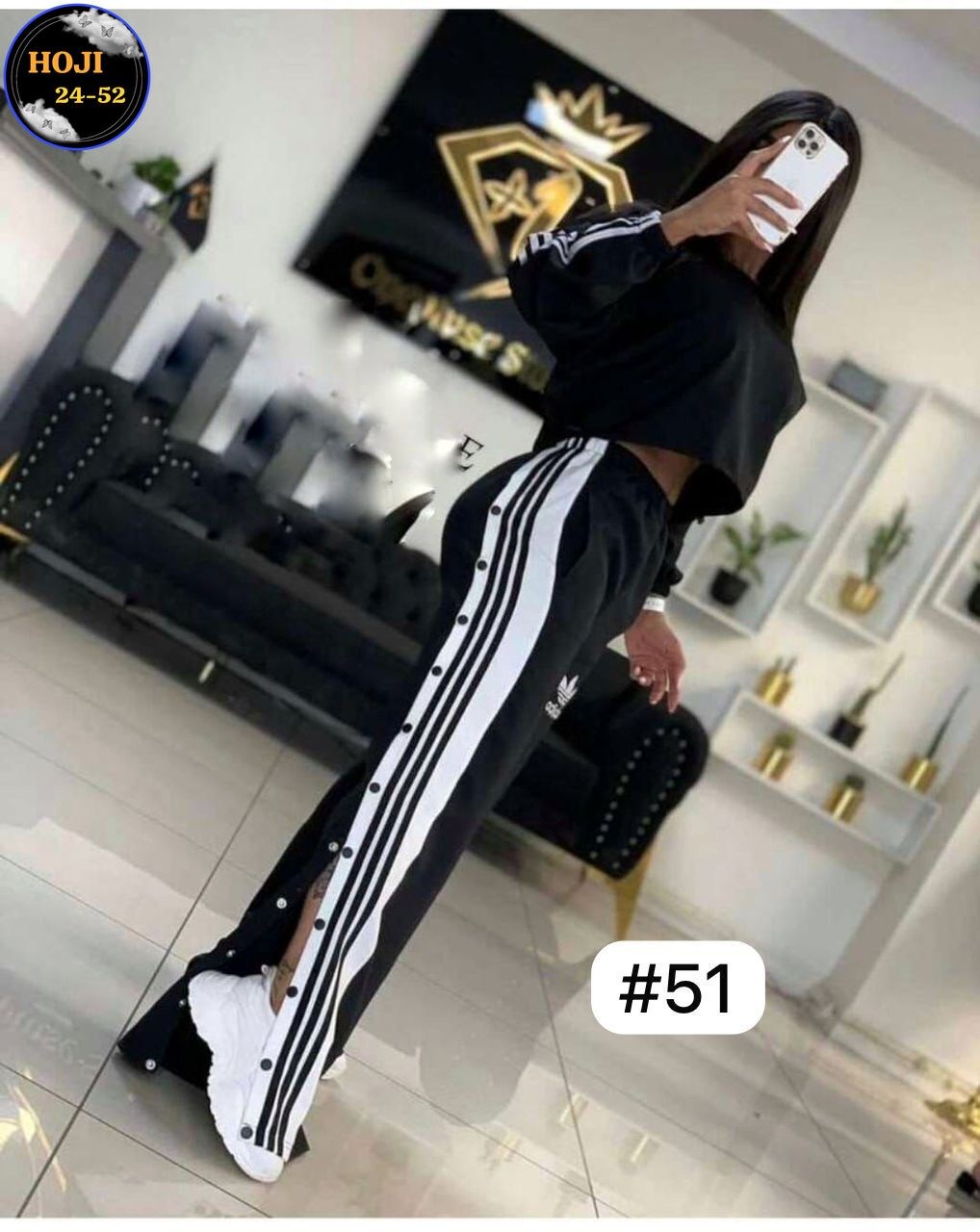 костюм двойка со штанами лампасами,женский спортивный костюм adidas,костюм спортивный женский,костюм с лампасами женский в спортивном стиле,стильный костюм с лампасами