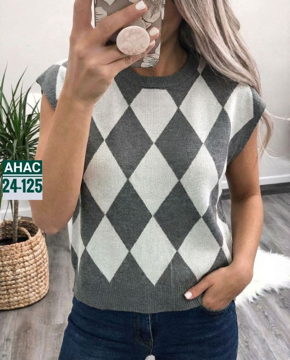 вязаные жилеты,жилетка вязаная,вязаные женские жилеты,вязаная безрукавка,жилетка вязанная